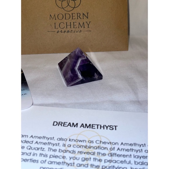 🌸✨NEW Purple Dream Amethyst Pyramid - Picture 5 of 7
